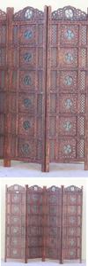 IE78667 CARVED WOODEN SCREN ANGORI BADROOM WITH IRON ROUND JALI